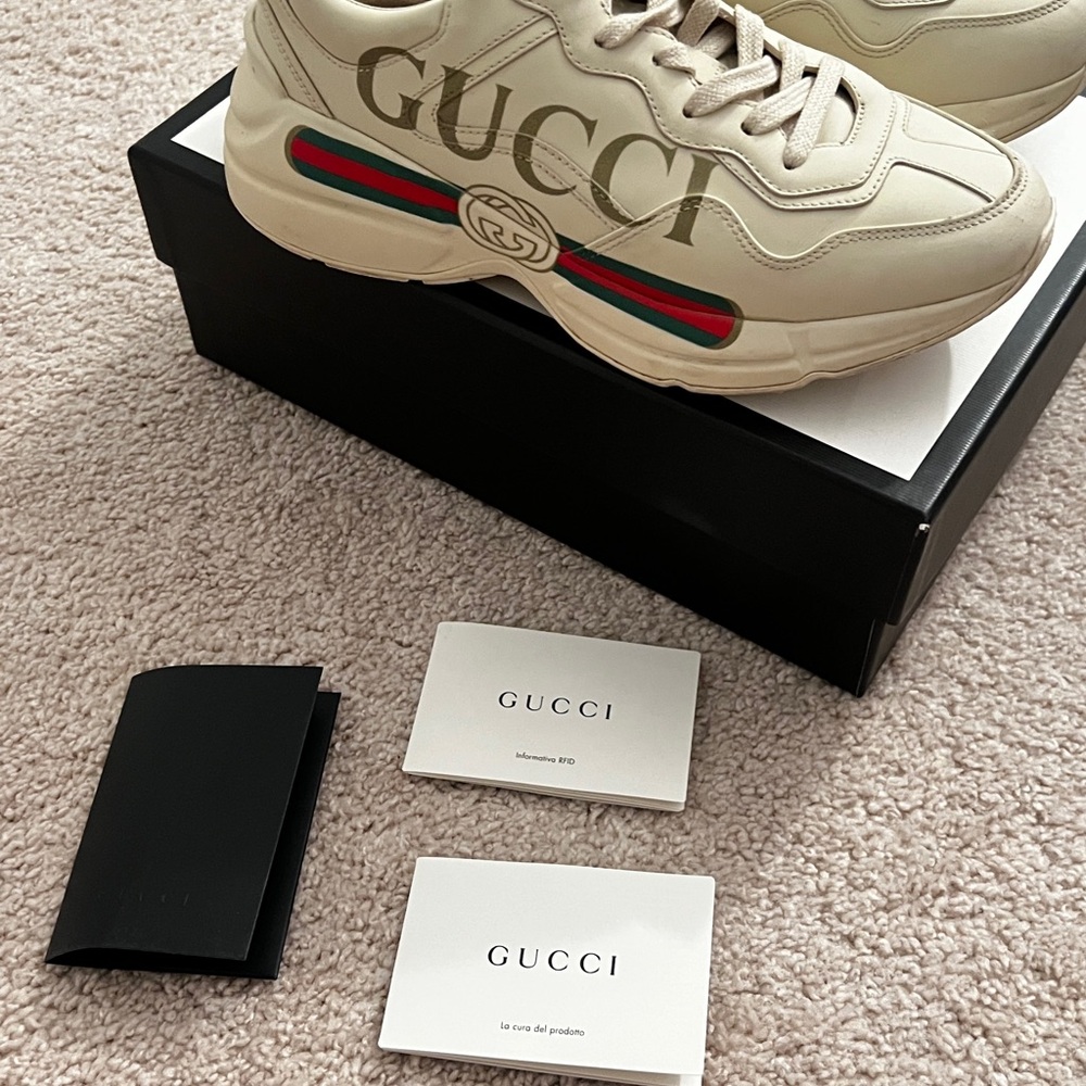 Gucci Rhyton sneakers - Picture 2 of 6